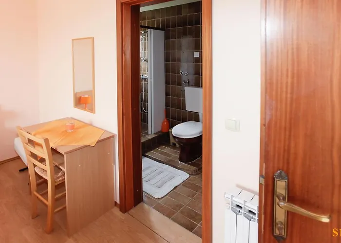 Apartament And Drazen *